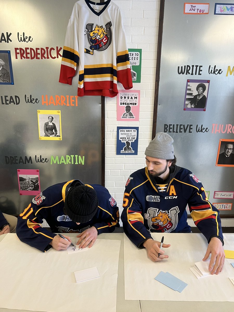 SteeleStreetPS's tweet image. Thank you to Mrs. Hornick for organizing our @OHLBarrieColts fundraiser. Today, we welcomed Collin, Jacob and Artur to @SteeleStreetPS We appreciate our community partnerships and promoting active living. Thanks for taking time to visit with us! #GoColtsGo 💙💛❤️🏒🥅🙌🏾