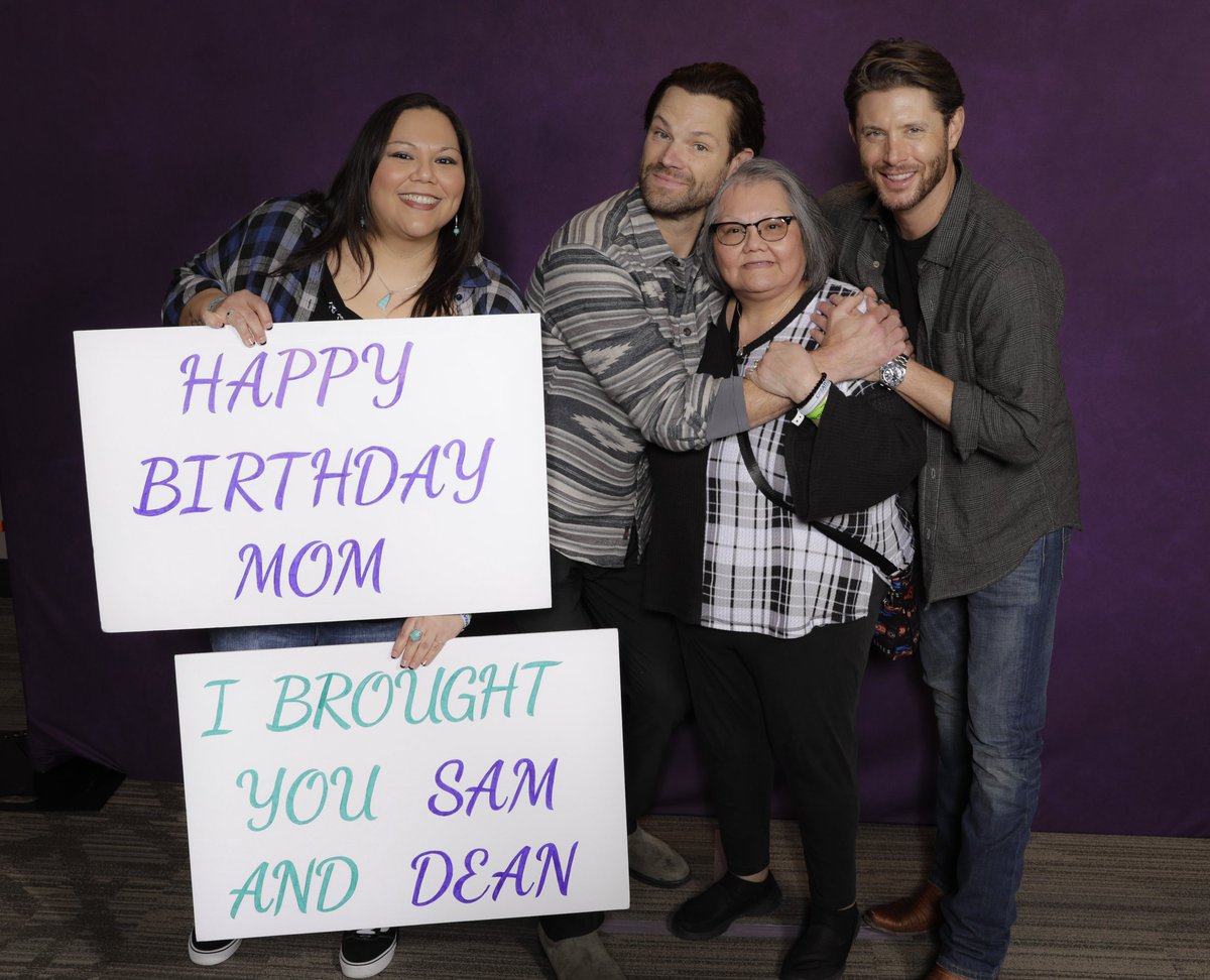 PeekabooCas's tweet photo. JPEGS!!! 😁 Part 1 of 2
#SPNDallas
#SPNDAL
#SPNFamily https://t.co/XAsKzg33Hz