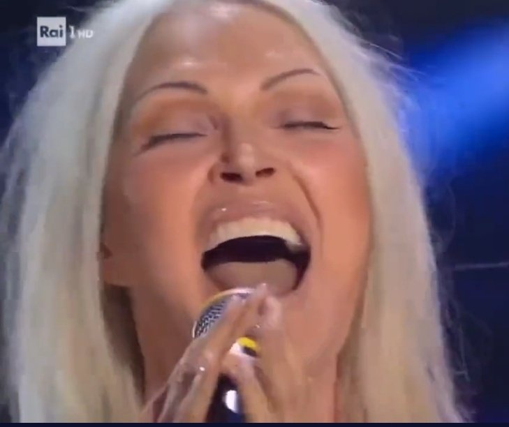 thestudycam's tweet photo. AH MA ALLORA È UN VIZIO...#Sanremo #sanremo23 #Sanremo #fantasanremo https://t.co/HsVJqduwAe
