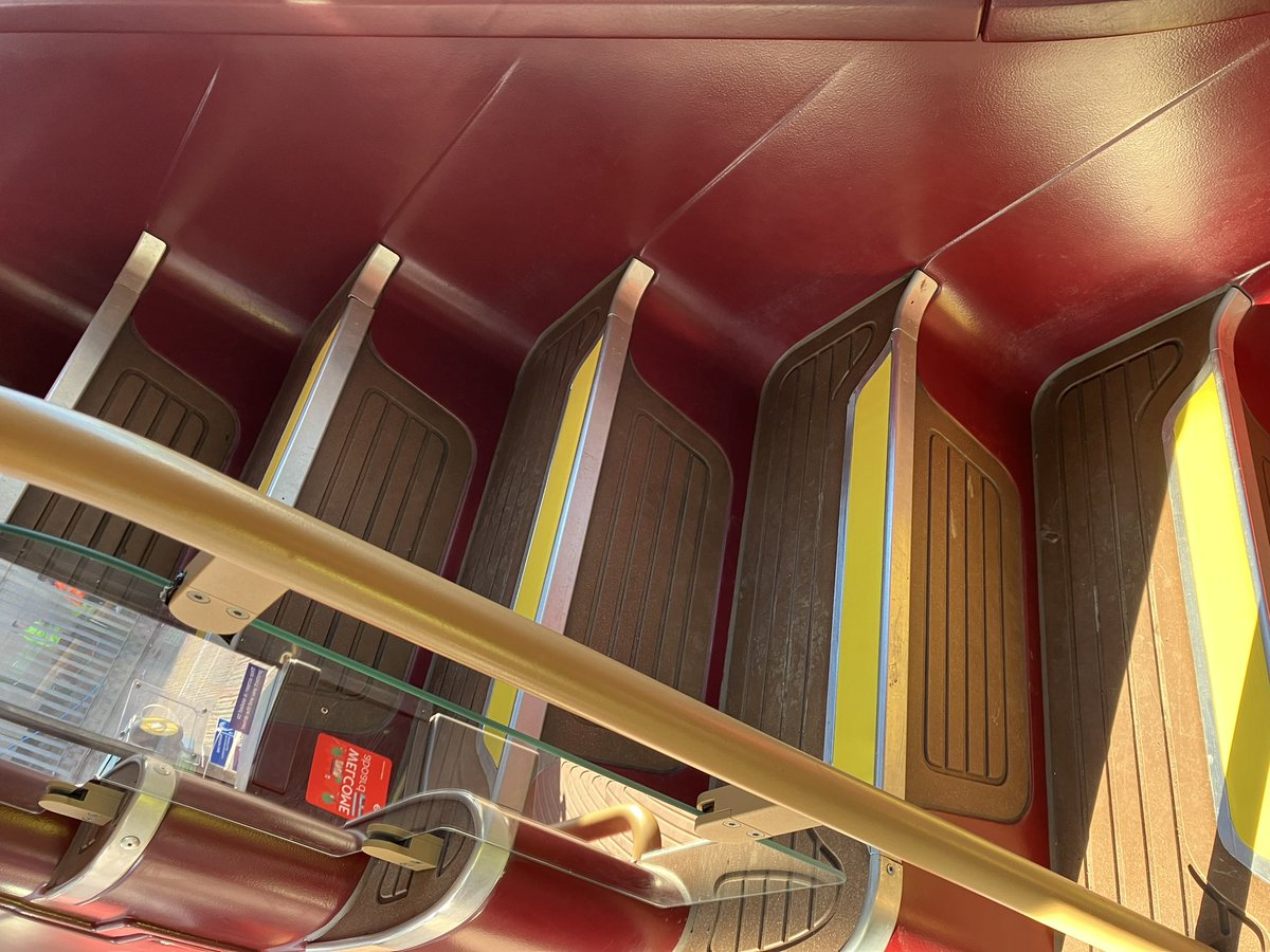 pompey4ever007's tweet image. Looking smart in the winter sun @HDTrim @Go_Ahead_London LT281