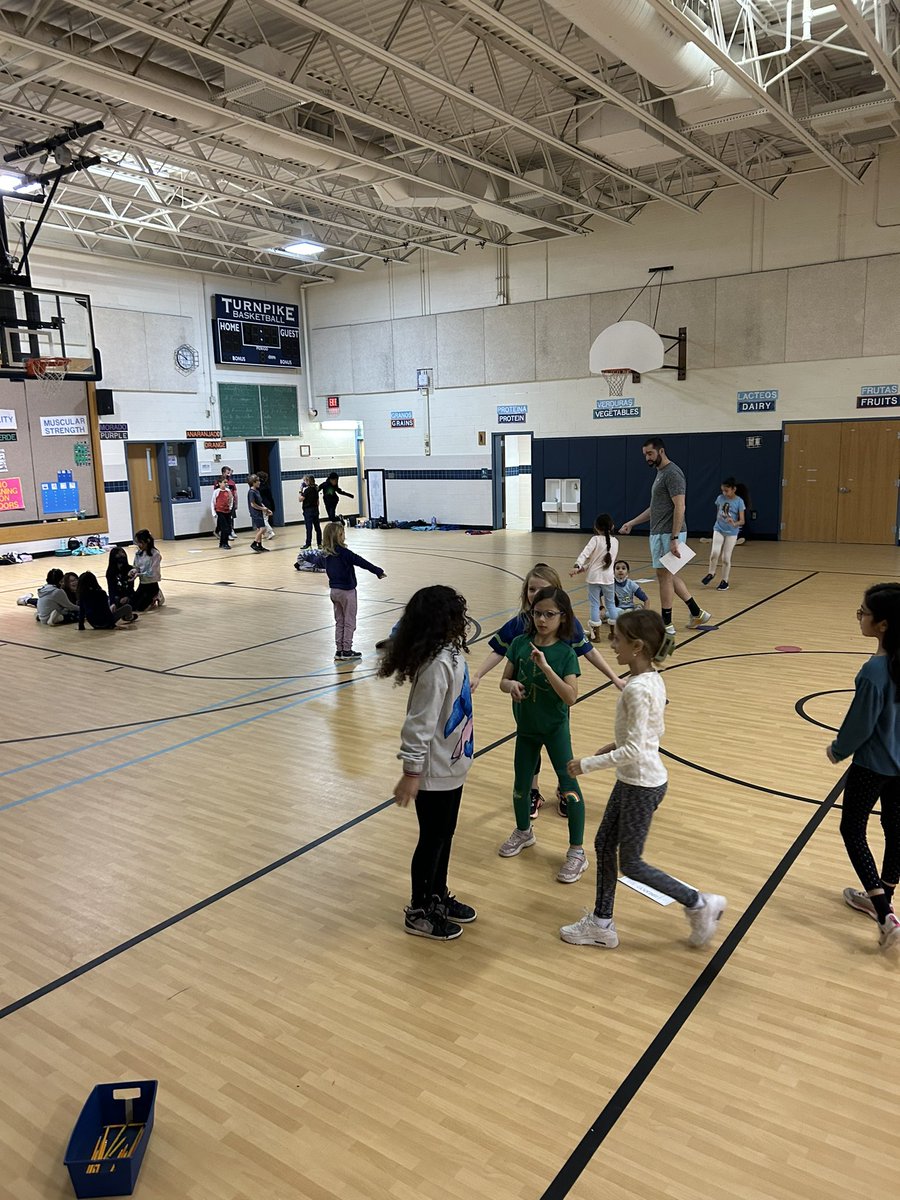 CamelotPhysEd's tweet photo. @Camelot3rdGrade working on being collaborators creating their own dances. We’re respectfully listening to the ideas of others and encouraging others and helping their team be resilient when things get hard! https://t.co/XdsS6ZsMzw