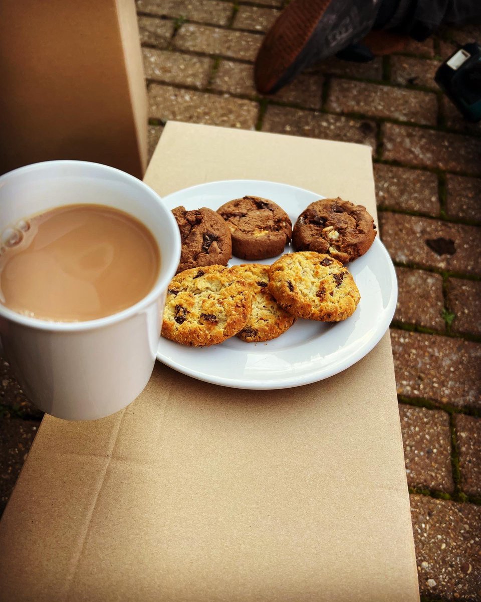 LecEtec's tweet photo. Podpoint EV Charger install today in sevenoaks and got very looked after with teas and cookies π #podpoint #podpointinstaller #evcharger #ev #sevenoaks #westkingsdown #wrotham #boroughgreen #kent #carcharger https://t.co/NT202OVV1Y
