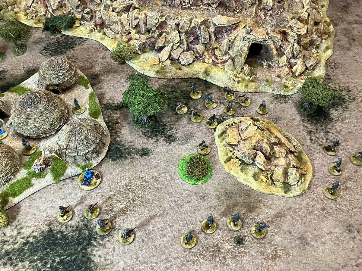 gareth_lane's tweet photo. Rhodesian Bush Wars - flushed out by fire force tactics employed by 3 Commando RLI, the terrorists attempt to run for it. 
#28mm #BushWars https://t.co/EfD2joCrxJ