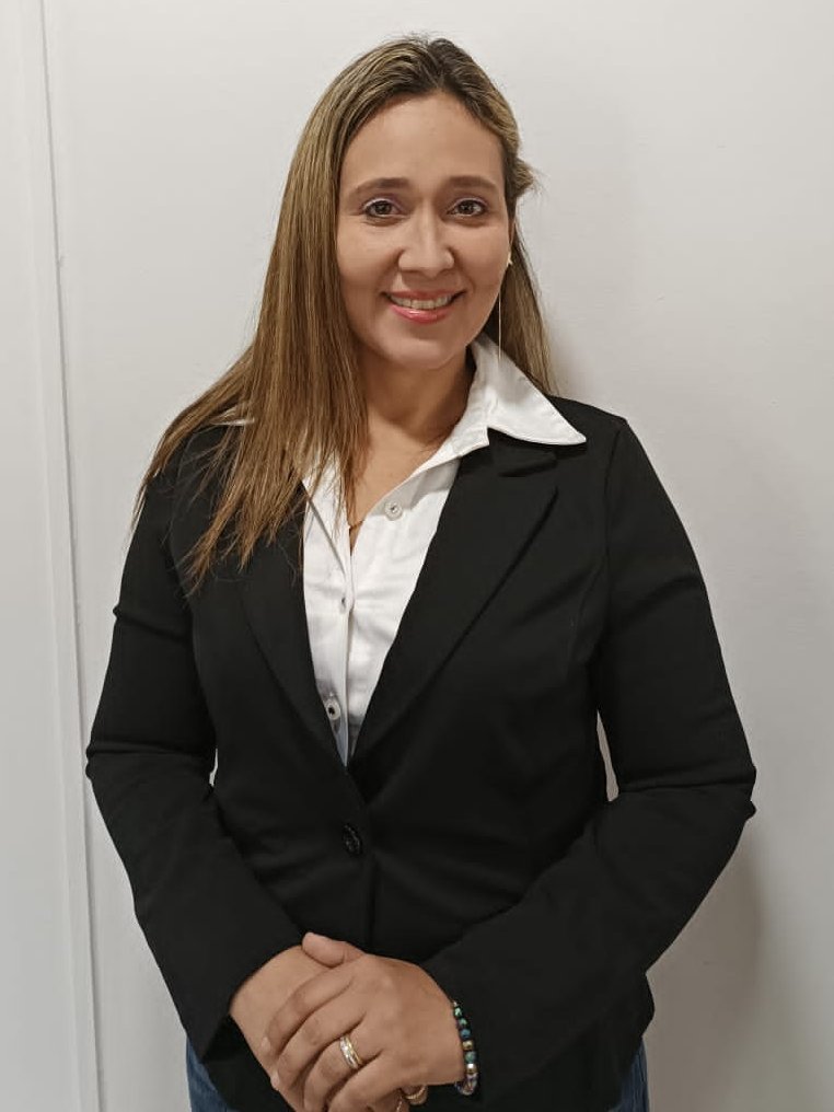 AIEP's tweet photo. ¡Mucho éxito, Sylvana! La jefa de la Escuela de Construcción e Ingeniería de #AIEPTalca, Sylvana Narváez, asumió la presidencia del Consejo Asesor Empresarial de la @CChC_Chile . 👷♀️🏗️
Puedes leer la nota completa acá ➡️ https://t.co/WxL5R3B7cz https://t.co/IrAtrhZoRp