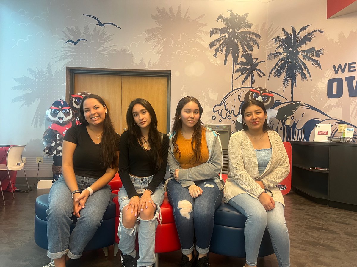 SeedeenNihara's tweet photo. Avid II takes on FAU for a college tour . 
#inspire #opendoors #exploreoptions #backwardsmapping 
@orocofsky https://t.co/3Me72V8J12