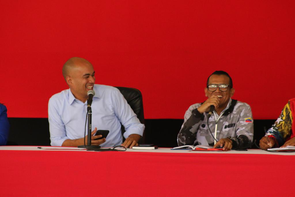 Con las 7 líneas orientadas por nuestro Presidente <a href="/NicolasMaduro/">Nicolás Maduro</a> avanzaremos en el 2023// Hoy acompañamos al Gobernador <a href="/HectoRodriguez/">Héctor Rodríguez C.</a> en tremenda reunión de trabajo con el equipo político y social de Miranda. #PatriaGrandeEsCaribe

<a href="/PartidoPSUV/">PSUV</a>