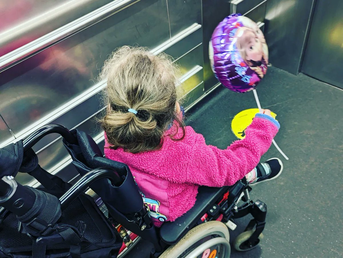 Live_Like_Rosa's tweet photo. Another day spent in hospital to be added to the countless stays. 

Aspiration pneumonia = Chest physio and Antibiotics required.

An exhausted Rosa once again and praying that she's at the bottom of this current fall. 

#Livelikerosa #hospitalstays https://t.co/337ZPput7W