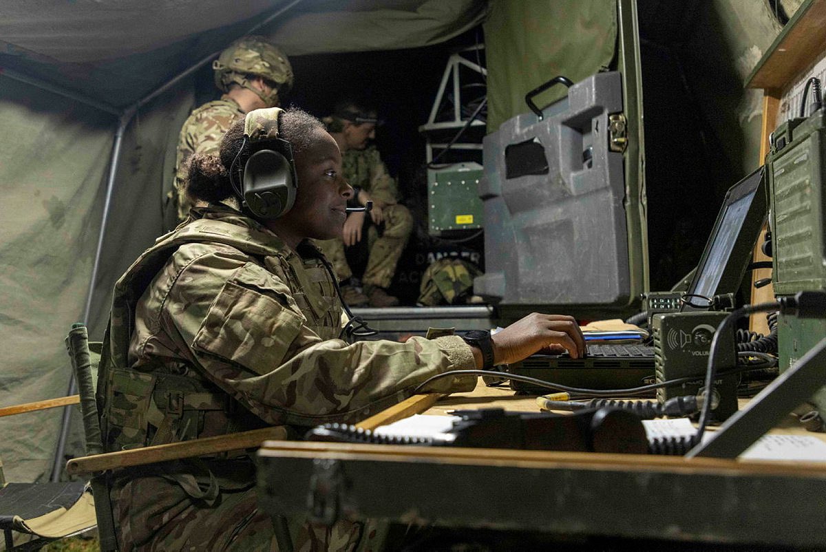 It’s #NationalApprenticeshipWeek! 

Did you know the Army is one of the largest apprenticeship providers in the UK? 🇬🇧

71 Engineer Regiment can offer you a trade AND PAY YOU 💰

We are recruiting now! If your interested drop us a message! 

#sapperreserve #getaradegetpaid