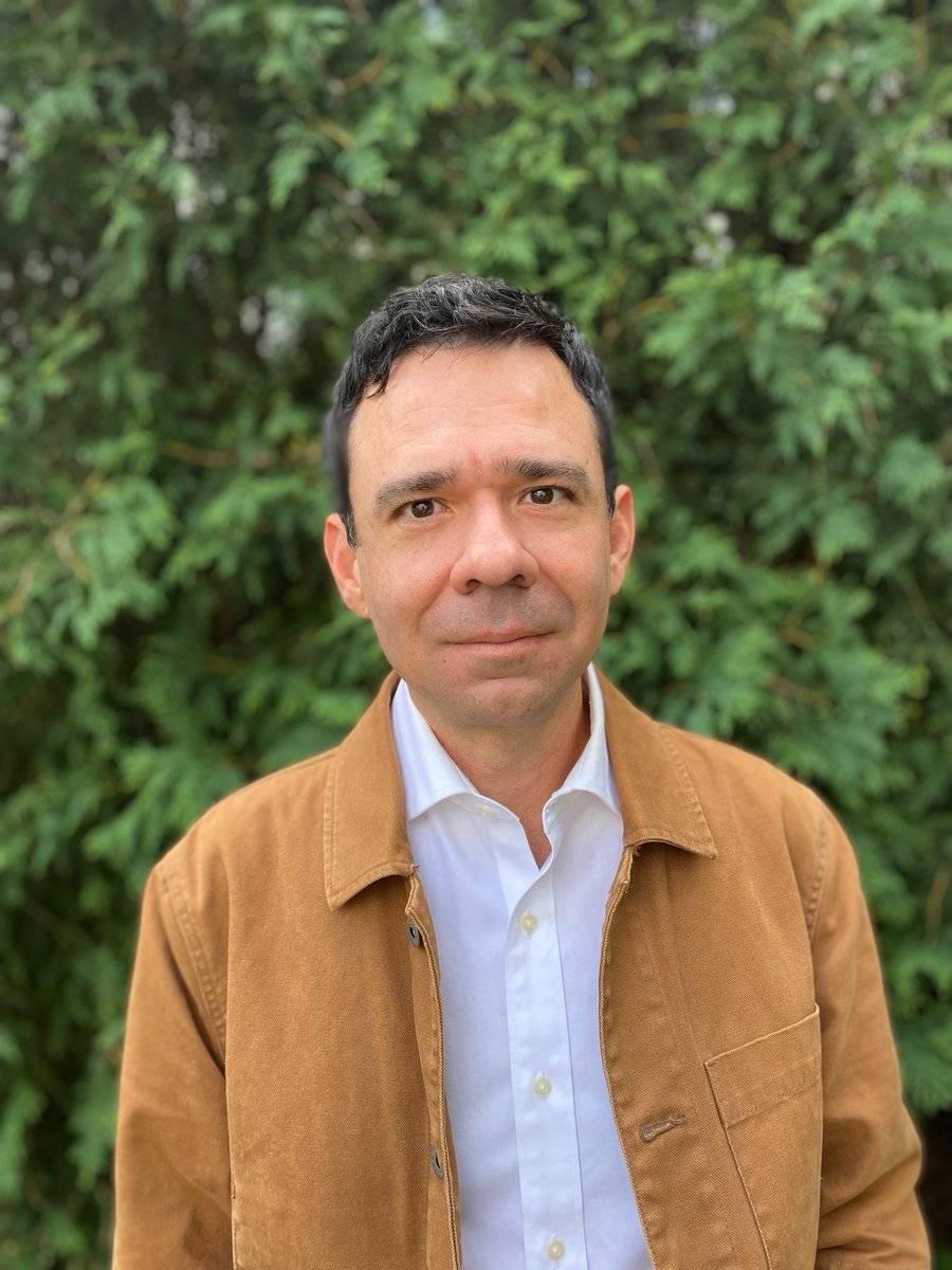 markbazer's tweet photo. The Interview Show: 15th Anniversary this Friday.

Thanks to everyone who's come to shows, been on the show, spread the word these past years. It's  appreciated.

Friday's lineup at Hideout: Abby McEnany, Juan Martinez and Jon Langford. 6:30 p.m.

Link at: https://t.co/1VPDSVe4hh https://t.co/v5KK1dQWVP