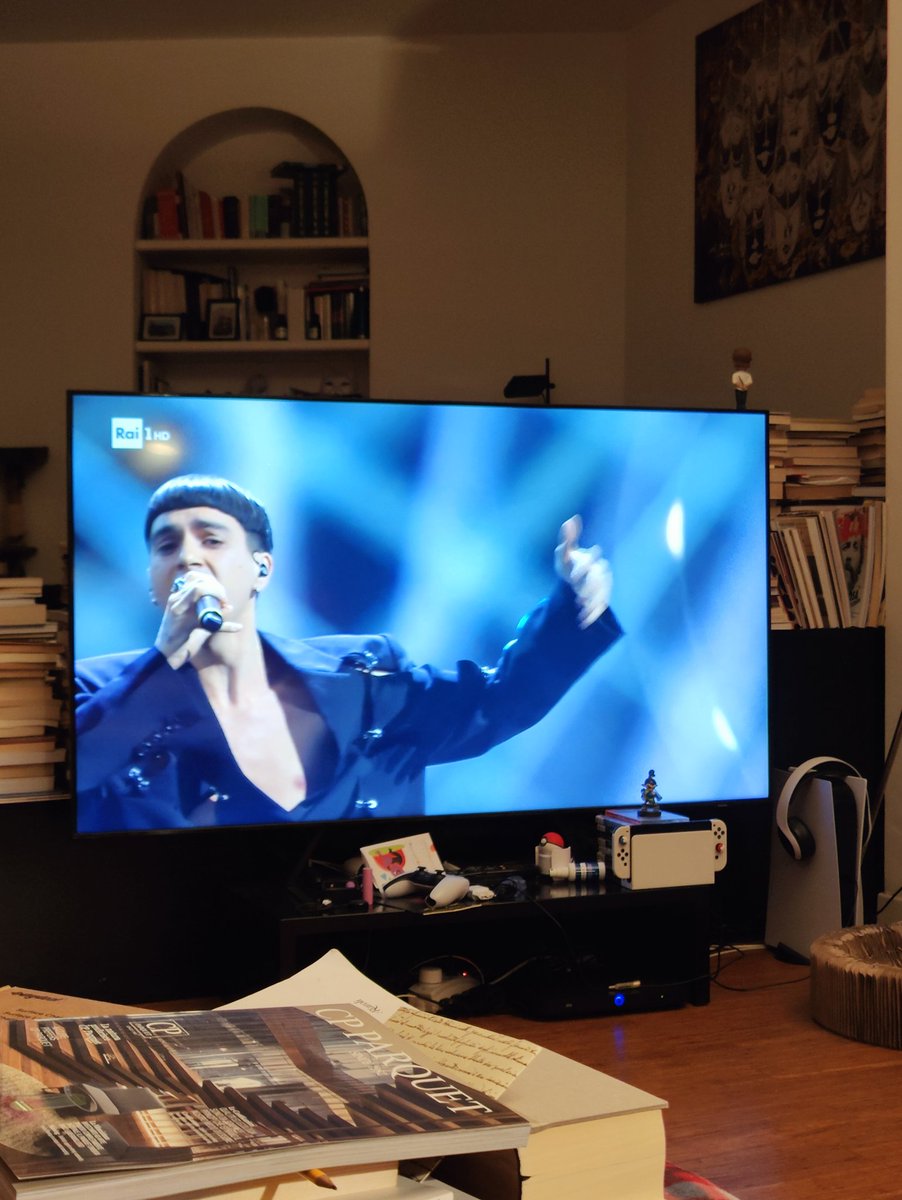 Ma il caschetto alla Fantaghirò di Sethu? #Sanremo2023