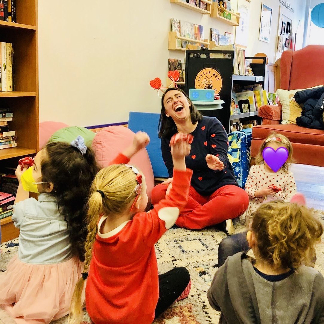 Strega_Mama's tweet photo. ❤️💖🖤 What a spooky fun February day! Thank you to the @bee_bookshop for a storytime that left all our hearts full! 📚❤️ Love, @Strega_Mama ! https://t.co/ylcQttUtNZ