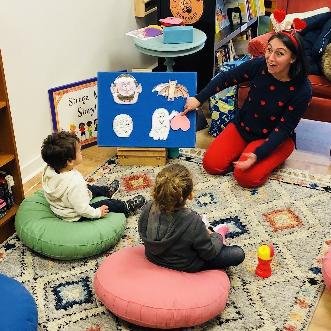 Strega_Mama's tweet photo. ❤️💖🖤 What a spooky fun February day! Thank you to the @bee_bookshop for a storytime that left all our hearts full! 📚❤️ Love, @Strega_Mama ! https://t.co/ylcQttUtNZ