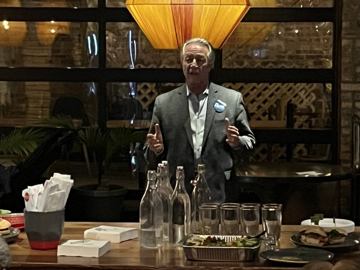Ascot4Alderman's tweet photo. It was great to talk to constituents at the West Loop Community Organization meet and greet. https://t.co/anWFursArW