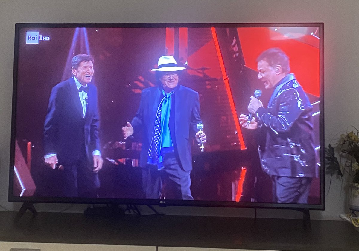 killmymvind's tweet photo. #Sanremo2023 NON CI CREDO STO SOGNANDO MA ALLORA IL MULTIVERSO ESISTE https://t.co/cpeEOQdFul