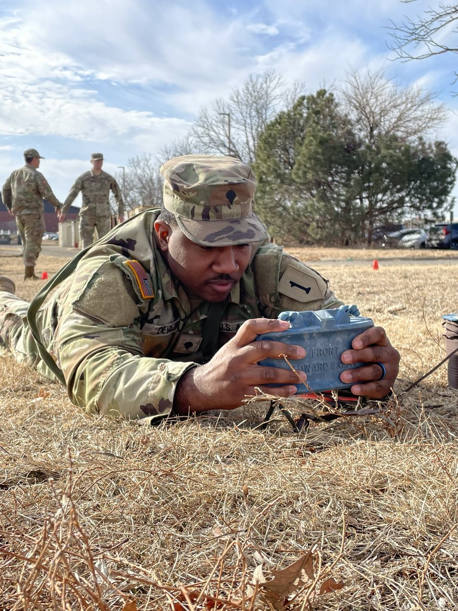 burts_knights's tweet photo. The Burt’s Knights #Soldiers have been dedicated to training individual tasks for the E3B (EIB, EFMB, and ESB). Burt’s Knights NCOs are our best asset to train up right! 
#E3B   #BurtsKnights #YearoftheNCO #devilbrigade #firstinfantrydivision#BigRedOne @FightingFirst @1abct1id https://t.co/UlZWo37dLs