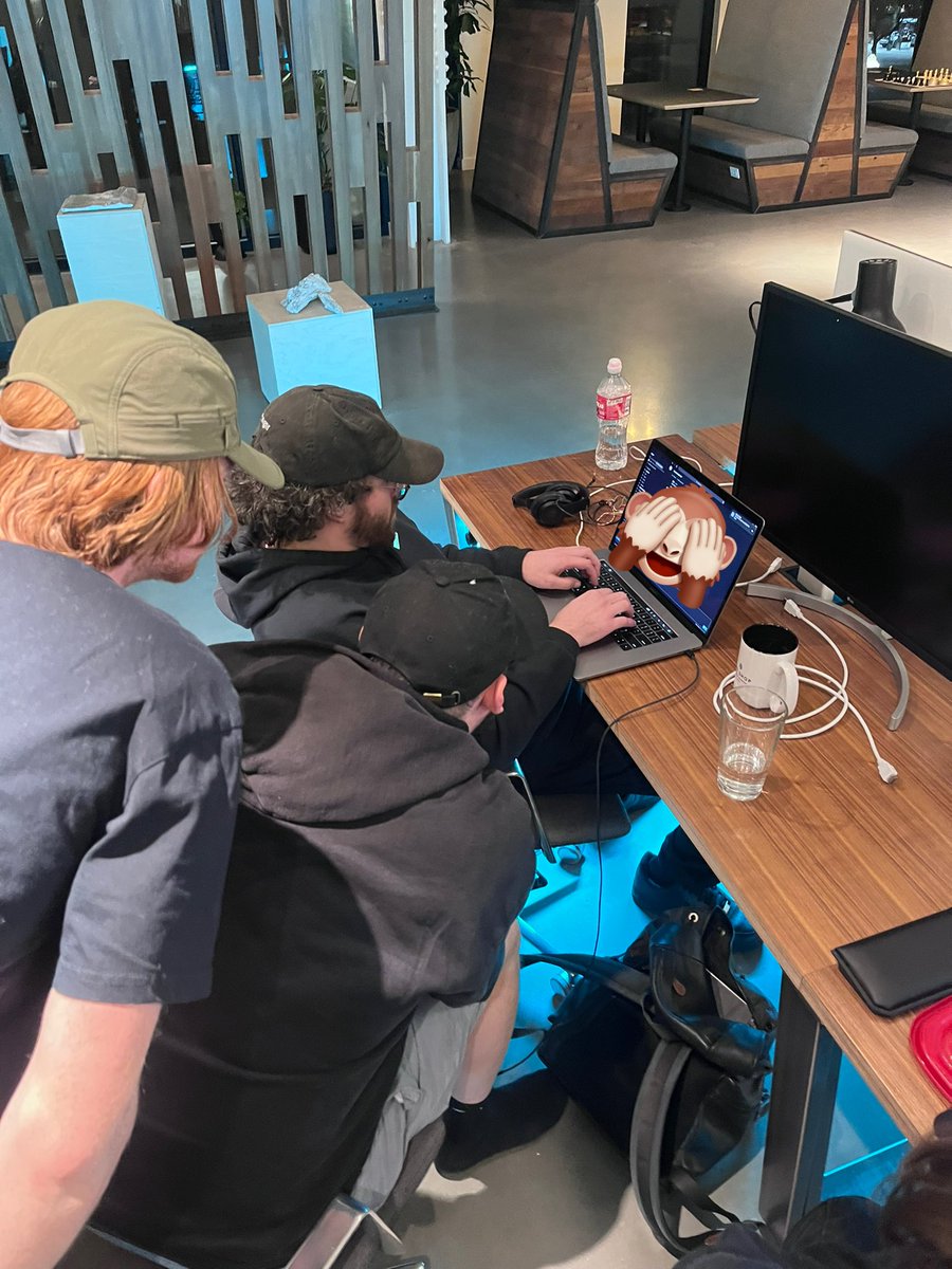 mtndaointern's tweet photo. we are bac. 

@barrett_io 🤺 @sushiswapsadboi https://t.co/1oPm2QYmEg