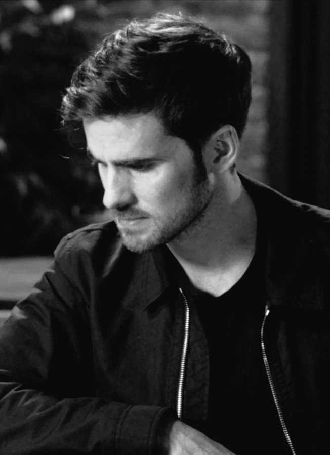 EnchantedSwans's tweet photo. 📷 Daily pic

❤️❤️❤️
#colinodonoghue #odonocrew #killianjones #wishhook #detectiverogers #onceuponatime #ouats7 https://t.co/5GoNNxDkS2
