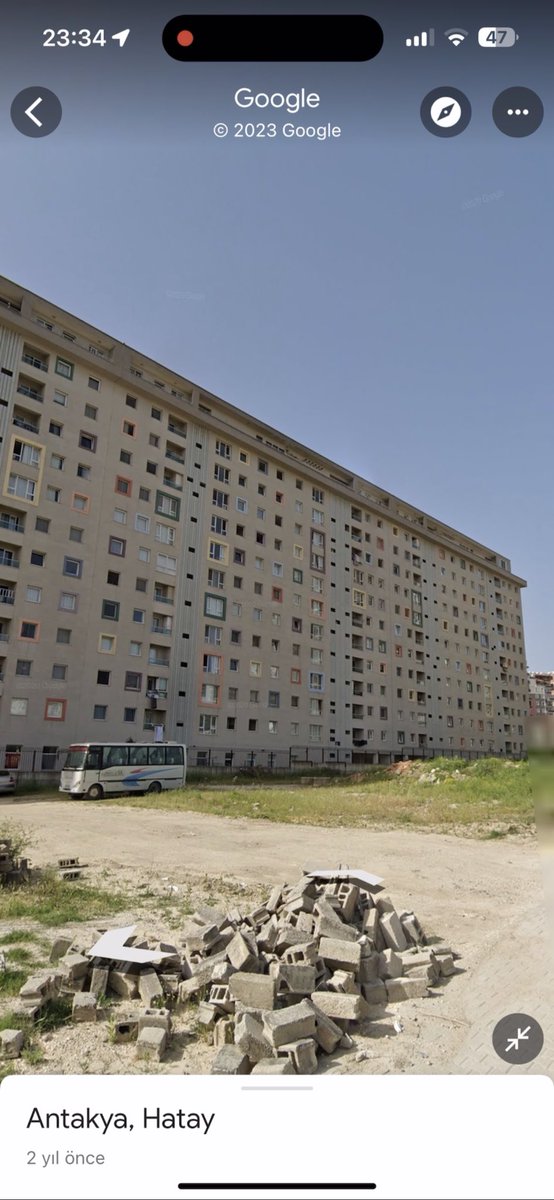 feenerbahce_'s tweet photo. Hatay/Antakya-Rönesans Rezidans 
Deprem öncesi ve sonrası 
Hala Enkaz altında birçok insan olduğu söyleniyor https://t.co/P4wf0V6eem