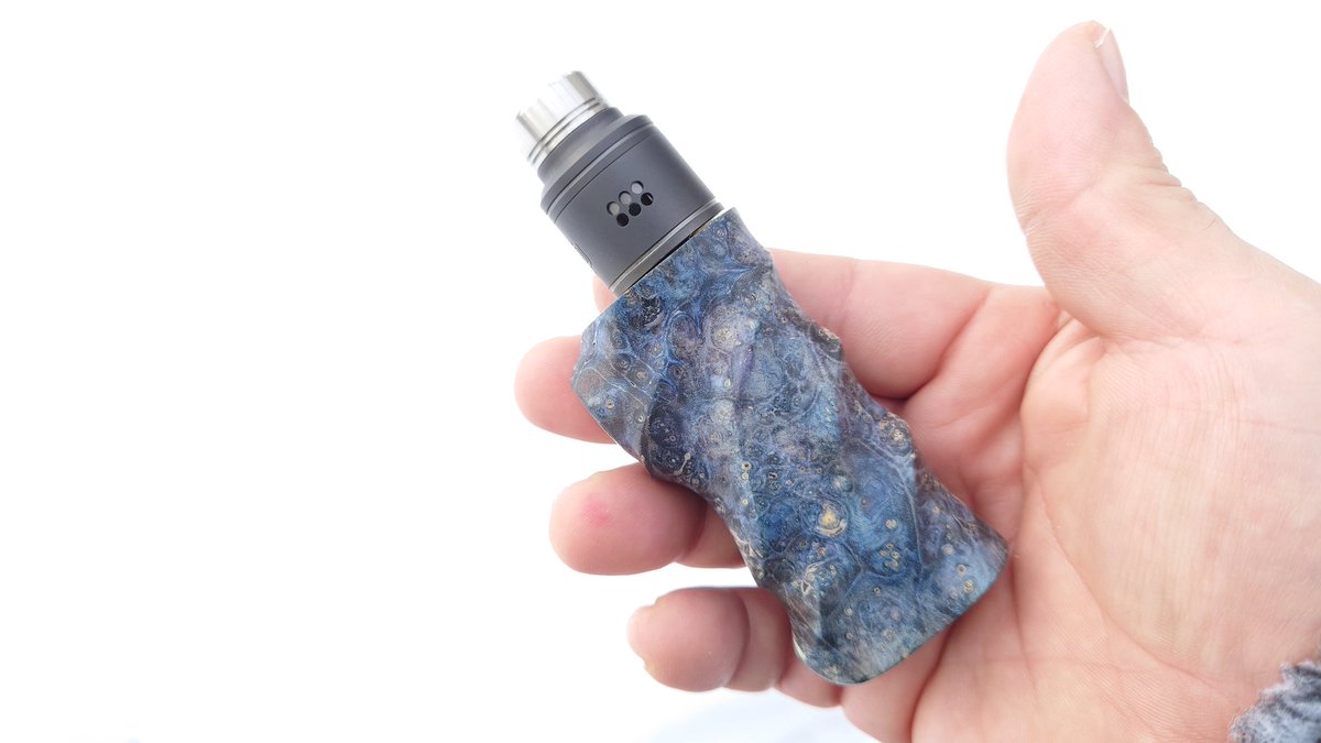 CebrjowHwScHCkj's tweet photo. 皆さん、おはよっチェ😆👍今日も宜しくご安全に🙇💦#LKC Aether Stab Custom + #AUGVAPE #DrugaV2 rda + #KEMURIドリチ またまた艶落としました。😋💦 #VAPE #vape好きな人と繋がりたい #VAPE好きと繋がりたい #VAPE初心者 #LowkeyCustoms #iamlowkeycustoms #LovePinoyVapingGears #stabwood https://t.co/jSxVUbuVbE