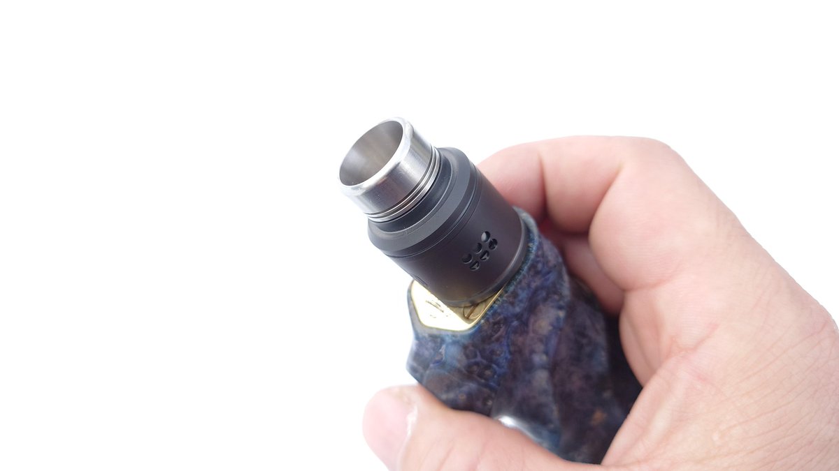 CebrjowHwScHCkj's tweet photo. 皆さん、おはよっチェ😆👍今日も宜しくご安全に🙇💦#LKC Aether Stab Custom + #AUGVAPE #DrugaV2 rda + #KEMURIドリチ またまた艶落としました。😋💦 #VAPE #vape好きな人と繋がりたい #VAPE好きと繋がりたい #VAPE初心者 #LowkeyCustoms #iamlowkeycustoms #LovePinoyVapingGears #stabwood https://t.co/jSxVUbuVbE
