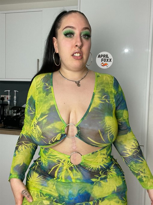 Do you like girls with nipple piercings? ? https://t.co/b800jf7u4B