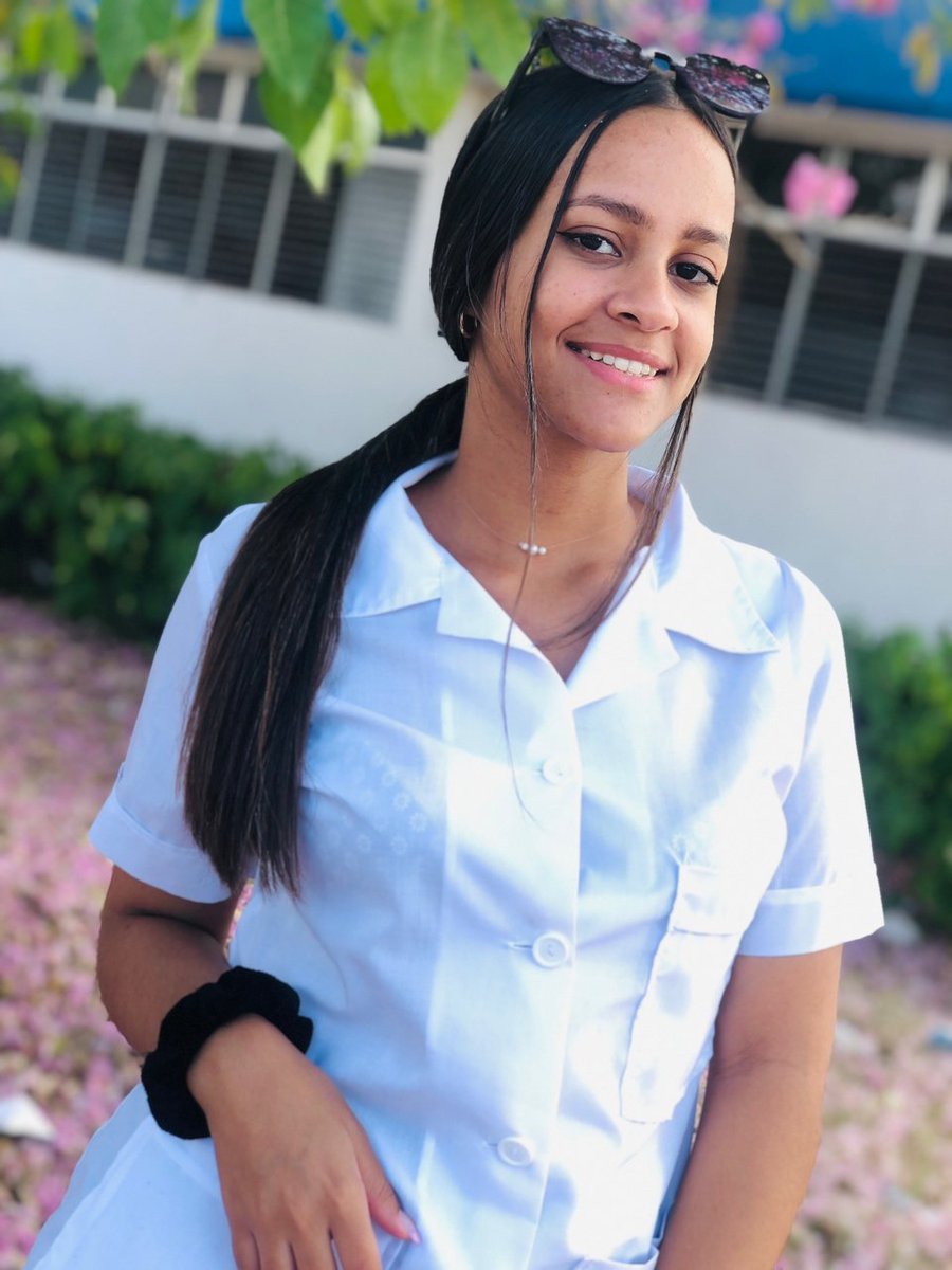 adiistark's tweet photo. Sí, gente empecé la escuela el lunes🙂 https://t.co/zLjXjaHKBK