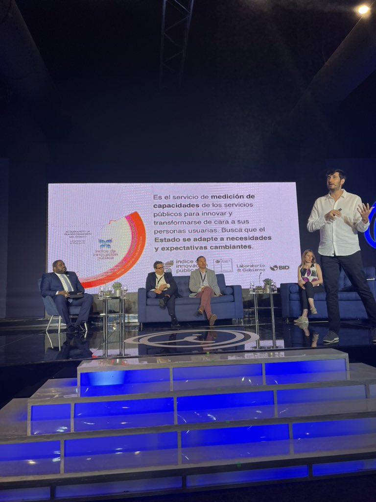 dilialeticia's tweet photo. “¿Cómo hacemos de la innovación una práctica? A través de procesos instalados de forma permanente, con una burocracia inteligente”. @romanyosif #InnovacionDO #FIIP @InnovacionDO https://t.co/OCiEJn9g3h