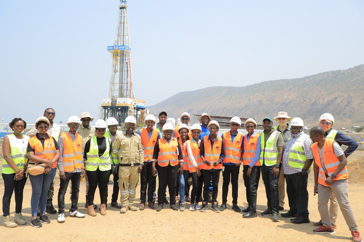 LynnDaniellah3's tweet photo. At the kingfisher Development Area #KFDA being operated by @CNOOCUgandaLtd. #UCMPVisit @UgandaChamber https://t.co/uGi4ubGI7B