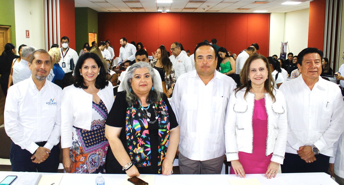 SemadesTabasco's tweet photo. En representación del Gobernador de Tabasco, @cmmerino , la Titular de la Secretaría para el Desarrollo Energético, @MaluSomellera participó como testigo de honor en la firma de Convenio entre el Consejo Nacional de @ClusterTabasco , presidido por Ofelia Garza Delgado,

1/3 https://t.co/hxGJSC1jMe