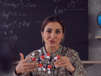 WandsworthMums's tweet photo. 👩🎓How do you help your child prepare for their exams?
Our #tuition editor, #LocalMum, personal #tutor and #science #teacher Sadia gives her advice on helping kids prepare for #exams. 📚Read her #tutoring tips in her #localmums blog here 👉 https://t.co/nVJSqH2ti1 #localmumsonline https://t.co/Yun2ayrZQL