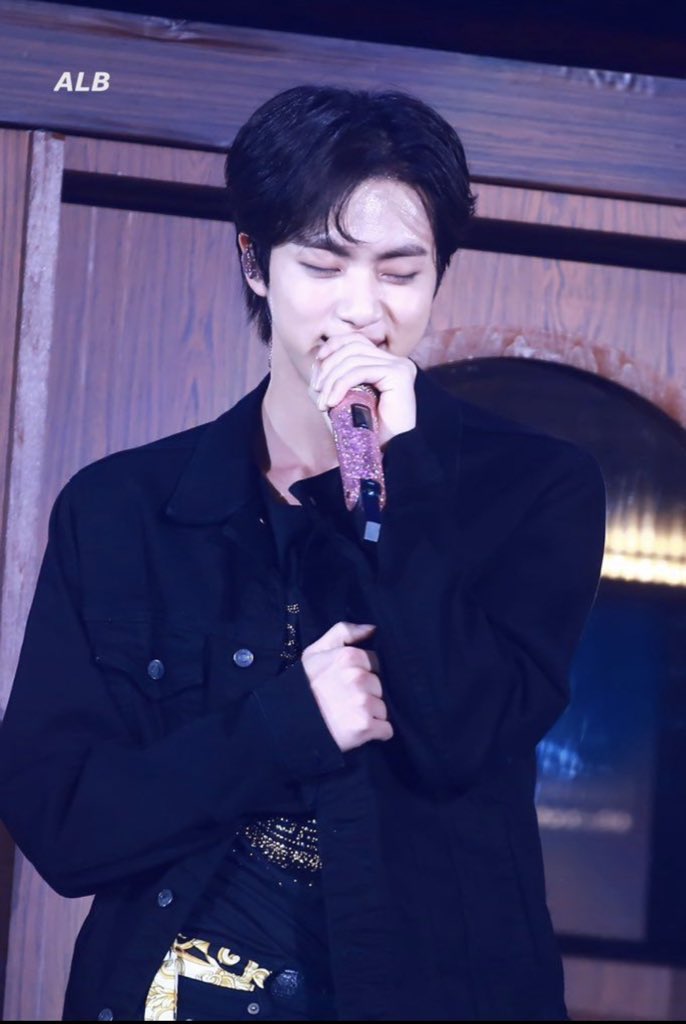 AwakeLovemyself's tweet photo. ジンくんがぁ、好きすぎるぅぅぅ😍
#素敵なジンくん集め隊
#BTSJIN
#D489
#WeLoveYouJin https://t.co/ooNty8TXvY