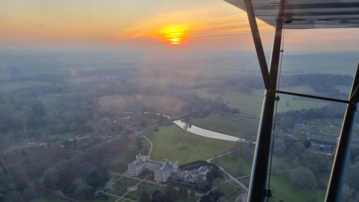 You can't beat the view on approach to Audley End Airfield.

#VintageFabrics #AudleyEndAirfield #WarbirdRepaint #AircraftRepaint #AircraftMaintenance #AircraftFabric #Warbirds #PiperCub #L4Grasshopper