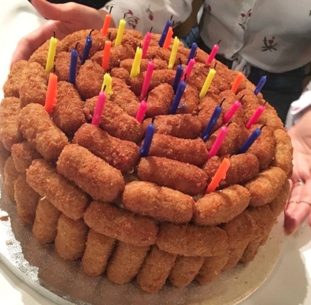 kansaita_'s tweet photo. tu segundo @ te debe esta tarta por tu cumpleaños https://t.co/7t0HT5Bupi