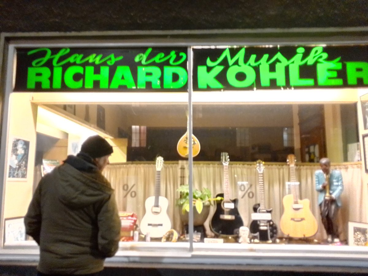 Tiny musc stores in the city center... The dreams of our young age years. Please stay