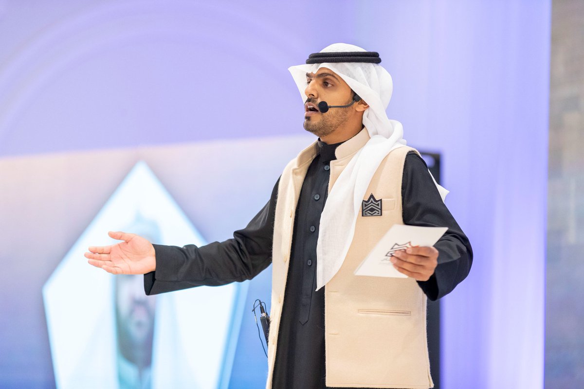 A7mmedV's tweet photo. الحمدلله أولاً وآخراً..

شَرُفت هذا المساء بتقديم حفل #تيجان لتخريج 450 حافظ وحافظة من جمعية تحفيظ القرآن بـ #حائل وتقديم الفقرات المرئية خلال الحفل الذي رعاه صاحب السمو الملكي الأمير عبدالعزيز بن سعد بن عبدالعزيز أمير منطقة حائل. 

#تحفيظ_حائل #حائل https://t.co/pfy4Ppy6fB