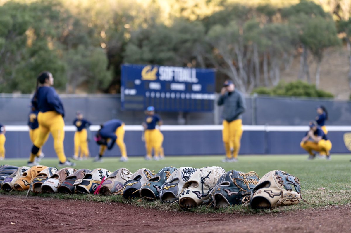 Tick tick … 2 days before 1st game of the 2023 season starts with the Easton Classic against San Diego!! Go Bears!! <a href="/CalSB/">Cal Softball</a> #GoBears #calbears #softball2023 #calberkeley #NCAASoftball
