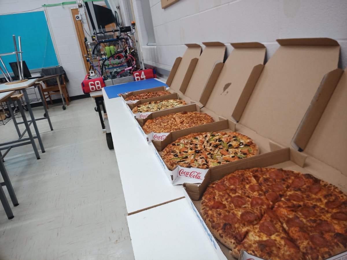 A big thanks to <a href="/DominosCanada/">Domino's Canada</a> for providing us a wonderful meal.