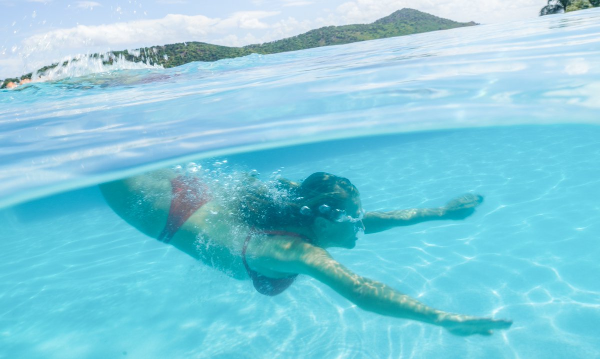 Dive into the vacation state of mind. 🌴 🌊 

Start planning your next tropical adventure: wy.ndh.am/40E2is9

📍 St. Thomas