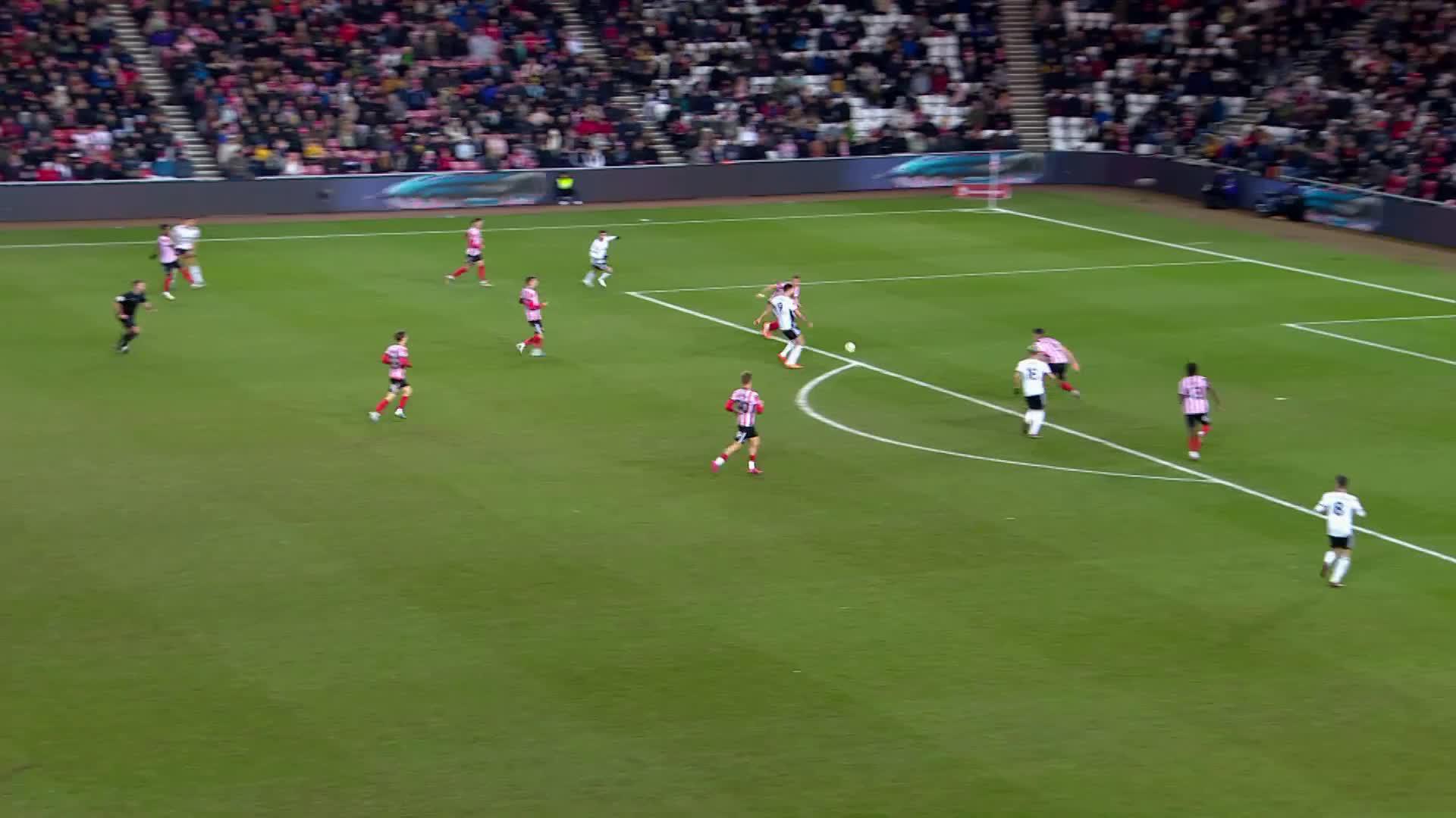 Poked 🏠

Aleksandar Mitrović with some fantastic work to put it on a plate for @andrinhopereira of @FulhamFC 

#EmiratesFACup”