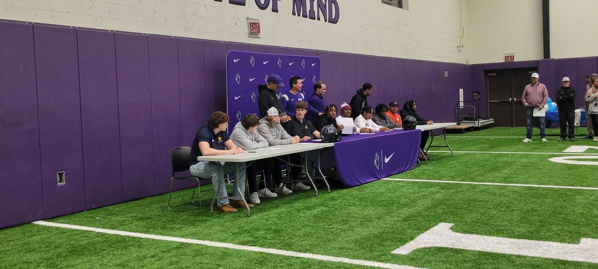 MrFWeiss's tweet photo. It's a great day when @ihsfrisco staff can join in and celebrate student success. Congratulations to these young men and best of luck competing at the next level. Thanks to our teachers &amp; coaches for seeing them through to their finish line @IhsBooster @IHSKnightsFB https://t.co/xVpalcMrPE