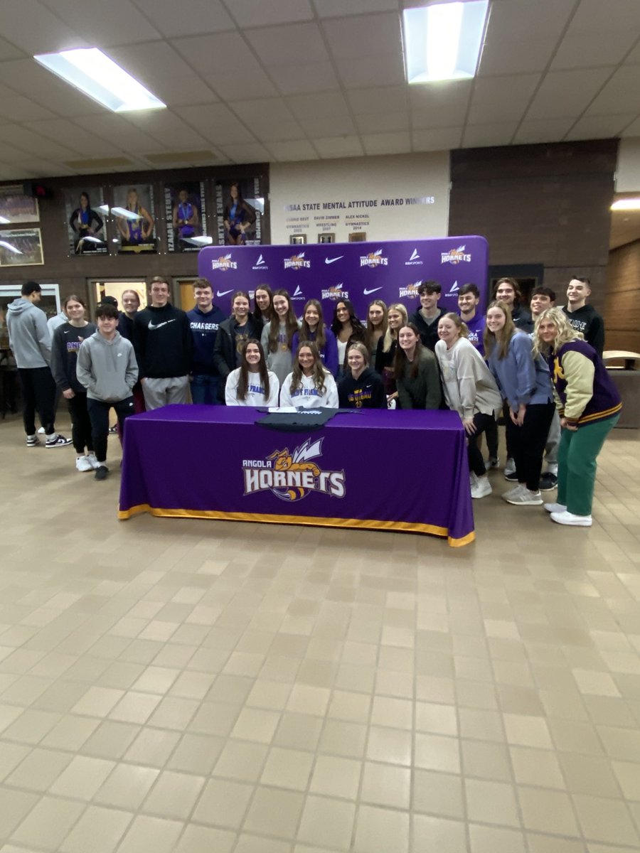 SteveLantz1's tweet photo. Congratulations to Jaelyn Fee for signing to continue her education and play basketball at St. Francis! 
#Apride https://t.co/qXeZgOT3Rf