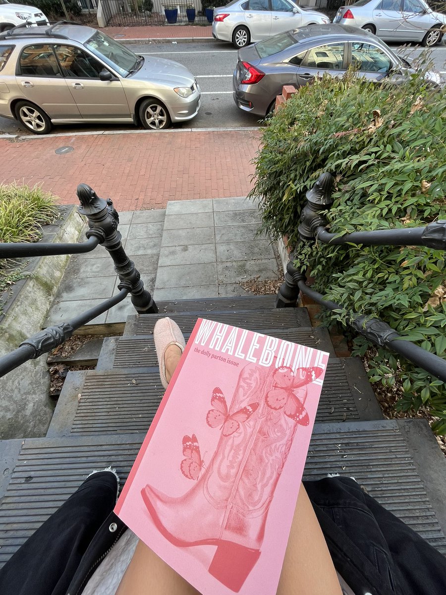hannahjfarrow's tweet photo. Happy 60 degree weather day in February, hope you're enjoying the outdoors 💕

@whalebonemag https://t.co/dcNnCRgBmS