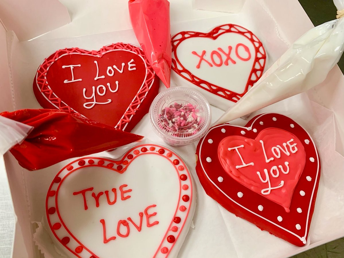 MaxandBennys's tweet photo. Fun night for Grandparents to take out the grandkids (anyone is welcome). We will have valentine themed cookie kits for sale that you can assemble right at your table! 

2/14/2023 5:00 pm -  7:00 pm 

https://t.co/dbLlZ59QqH https://t.co/sXU2OcUgy1