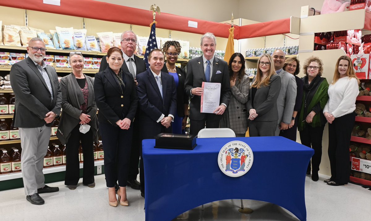 GovMurphy's tweet photo. We’re raising the minimum monthly benefits SNAP households can receive from $50 to $95 as the federal government’s temporary boosts come to an end next month.

New Jersey is leading the nation in ensuring families have the support they need to put food on the table. https://t.co/dPBBrAfOhu