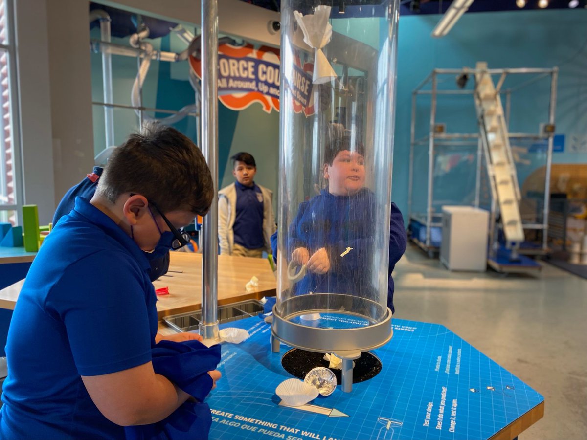 DemocracyPrep's tweet photo. Not all classrooms have 4️⃣ walls! These fourth grade scholars had a blast at @TheDoSeum😊
#FieldTrip #Doseum #SAISD #DemocracyPrep https://t.co/9espQqpM9k