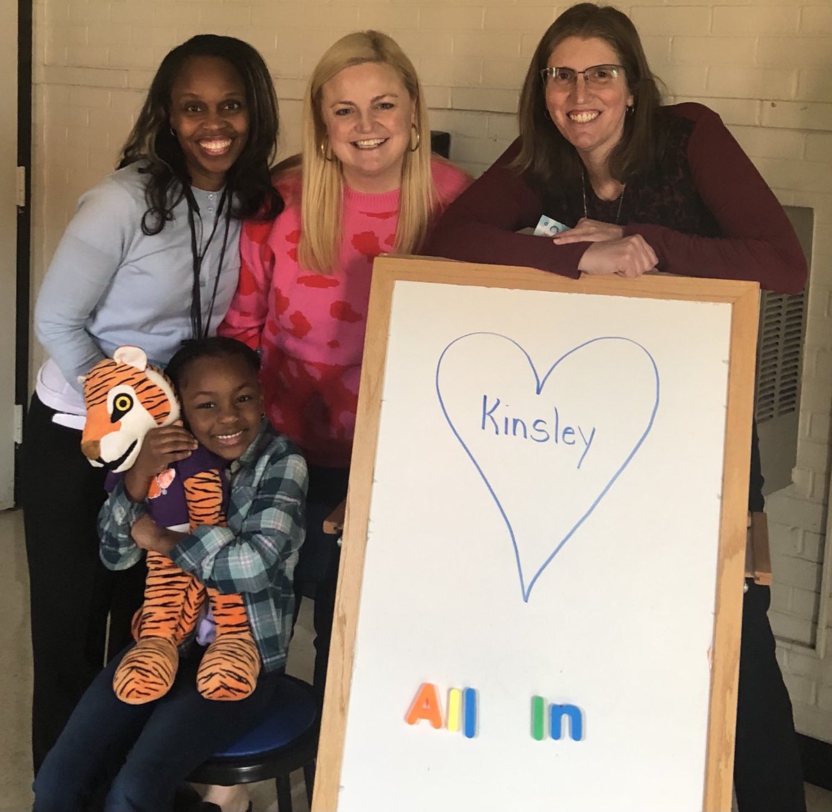 RR OPD was the best today with ⁦<a href="/MelanieFain9/">Melanie Fain</a>⁩ and our special visitors from ⁦<a href="/ebenezer_avenue/">ebenezer_avenue</a>⁩! Thanks ⁦<a href="/leea2006/">Sheleea Leonard</a>⁩ and ⁦<a href="/KasieBailey/">Kasie Bailey</a>⁩ for your support!! ⁦@rrcna_org⁩ ⁦<a href="/RockHillSchools/">Rock Hill Schools</a>⁩ ⁦<a href="/katiewbarber/">Katie Wall Barber</a>⁩