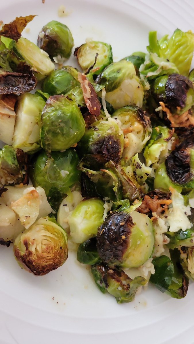 battykcals's tweet photo. Brussel sprouts 😋 https://t.co/W7Pks8Ev45