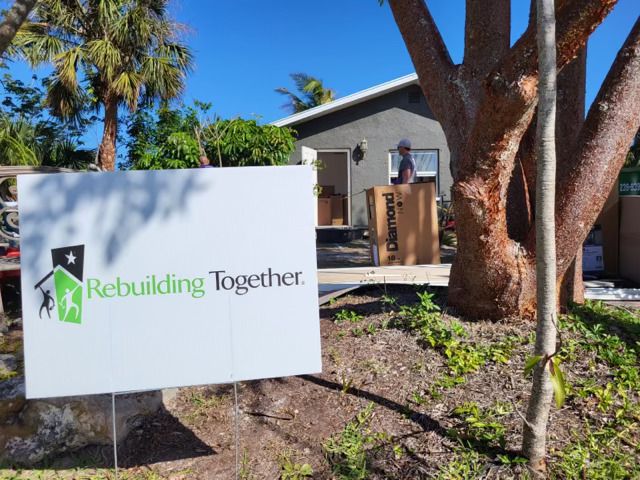 RT_GFL's tweet photo. Our Fort Myers crew is on the ground in Harlem Heights this month helping homeowners in the aftermath of Hurricane Ian! This amazing group of volunteers and staff are at a home this week working on mold remediation, new dry wall, a new kitchen and assisting with landscaping. https://t.co/ku3ofhCNaG