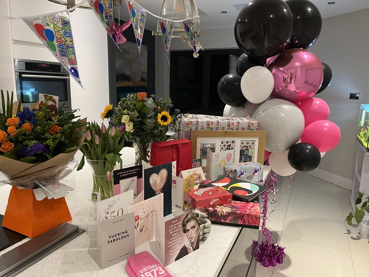 Melanie Walker tweet media