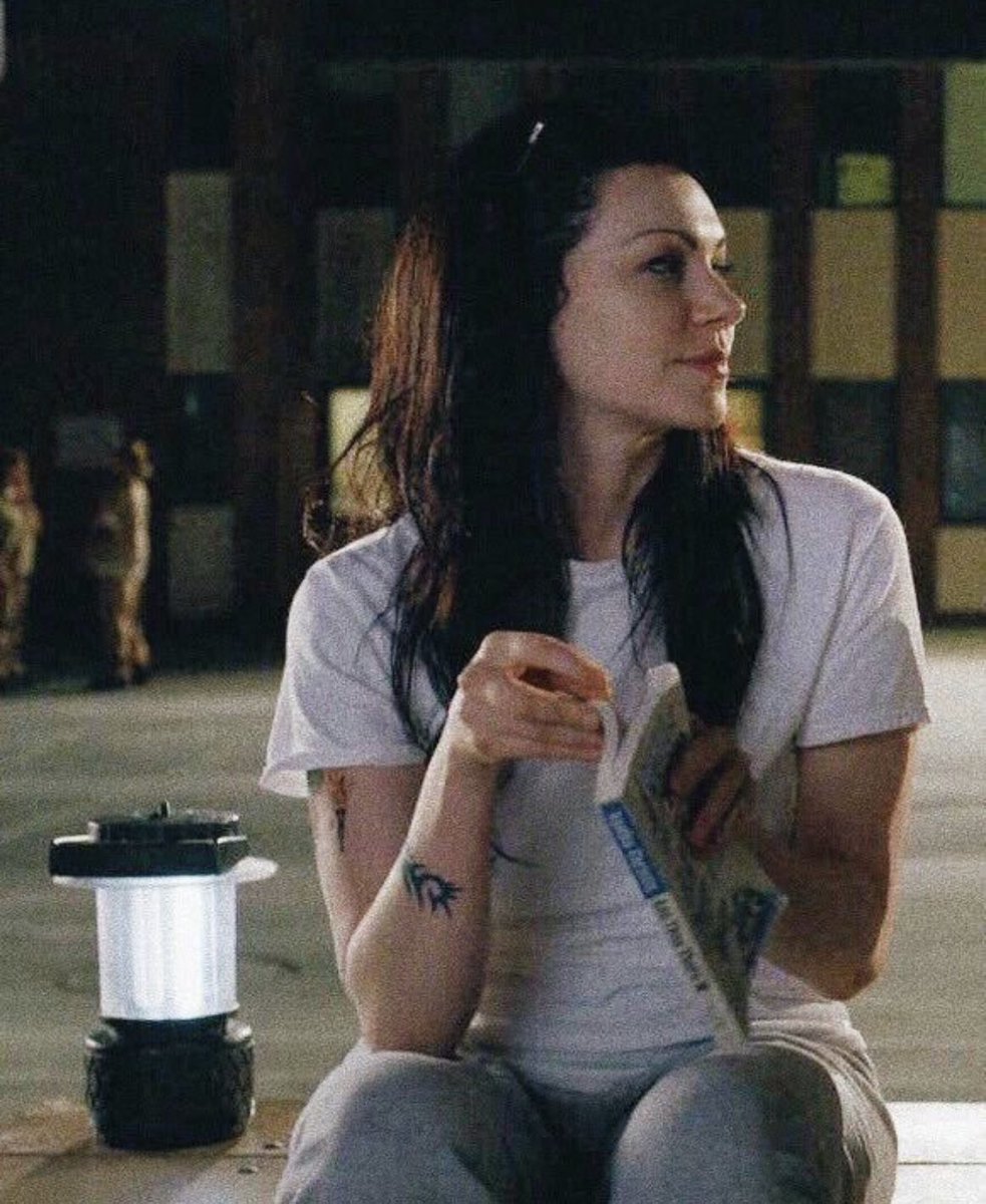 80ssvenus's tweet photo. Alexa play wet the bed by chris brown 🤭🤭 #alexvause #ointb https://t.co/lSxhbhPb9I